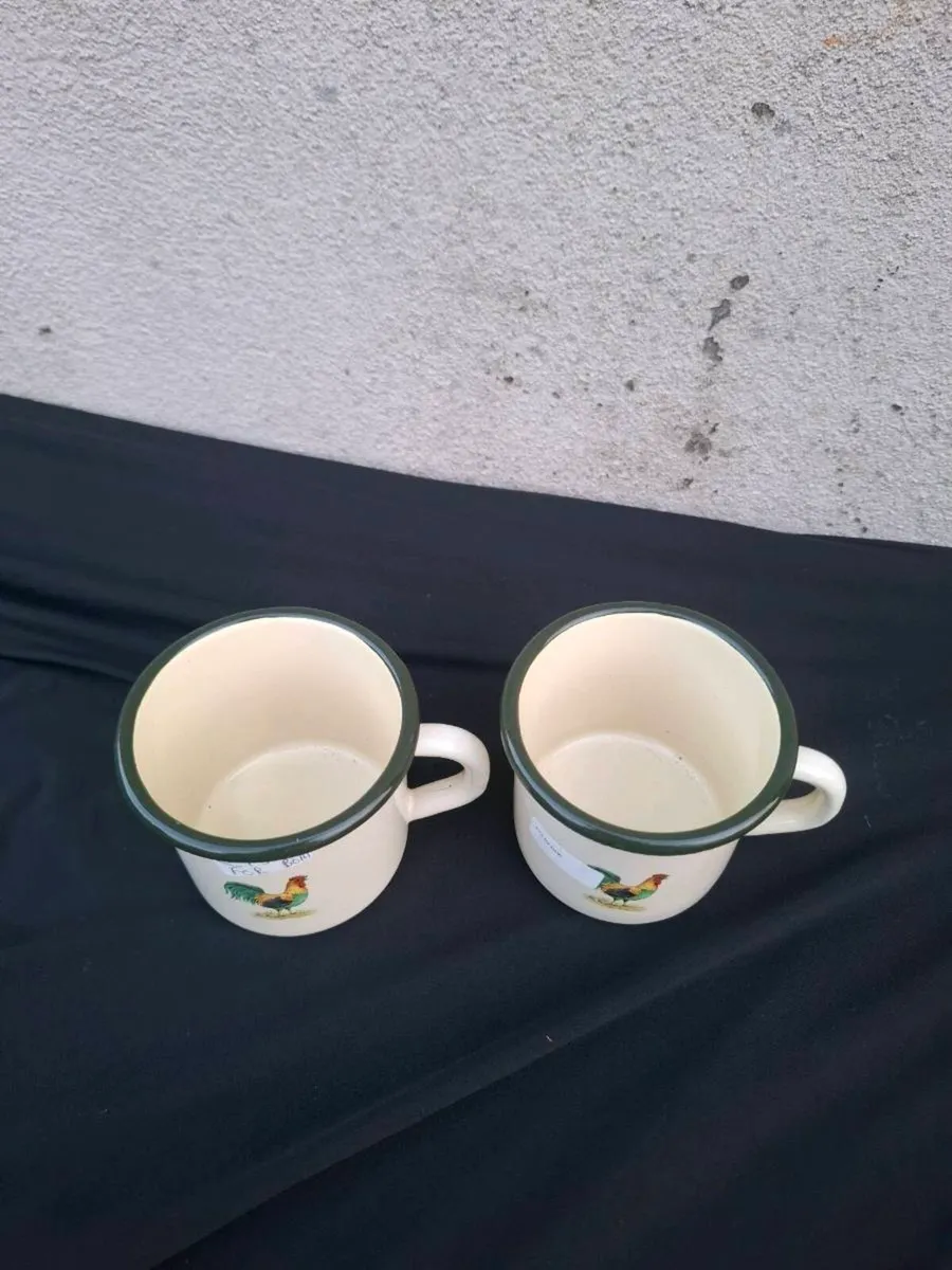 Duo enamel chicken mugs postage possible - Image 2
