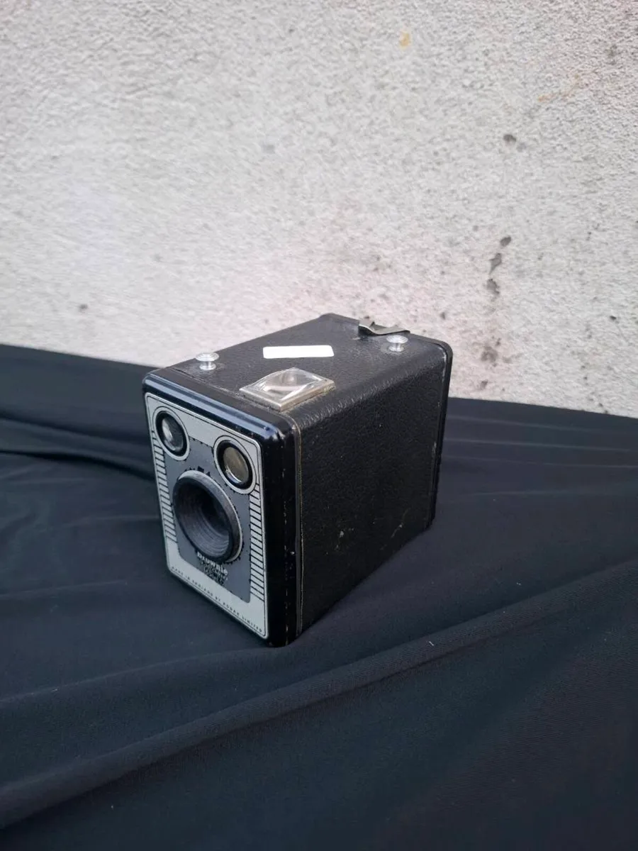 Brownie vintage camera postage possible - Image 1