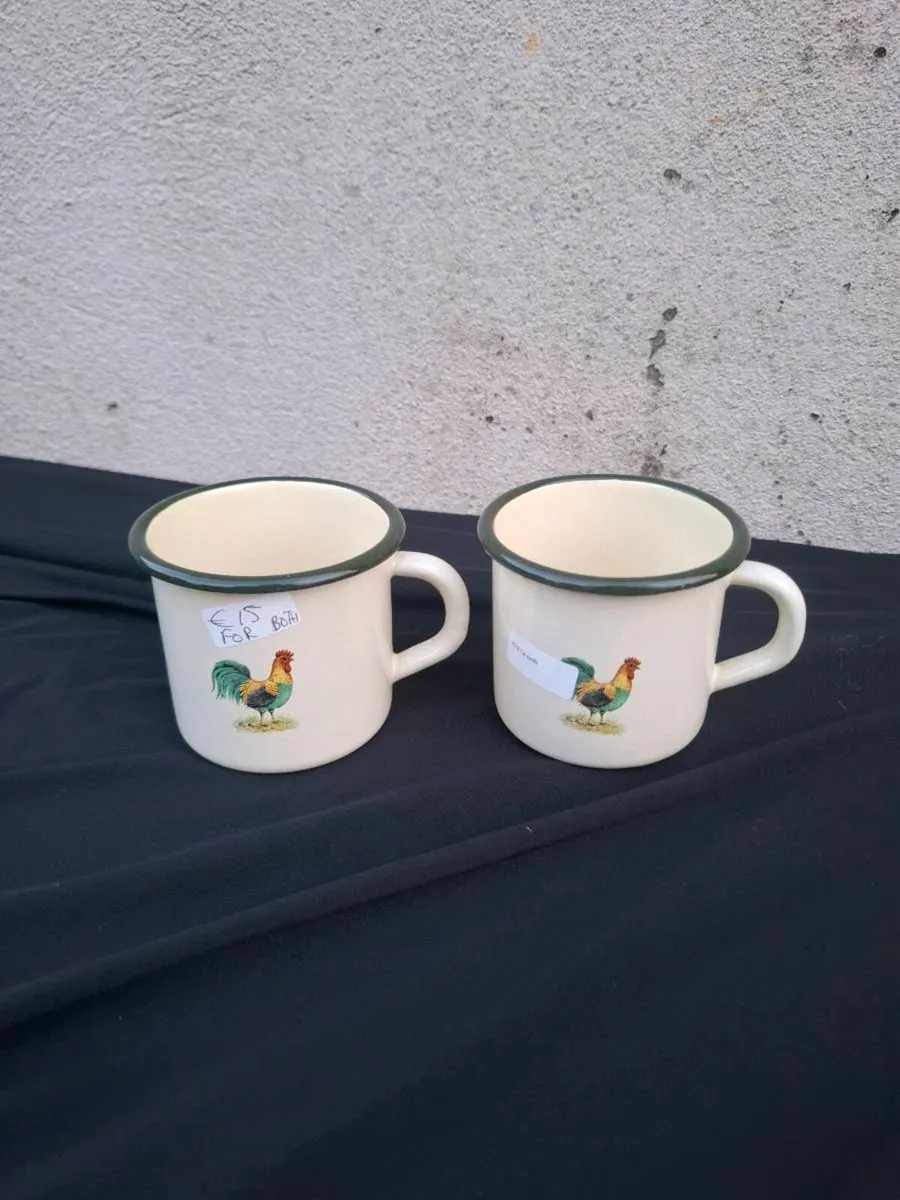 Duo enamel chicken mugs postage possible - Image 1