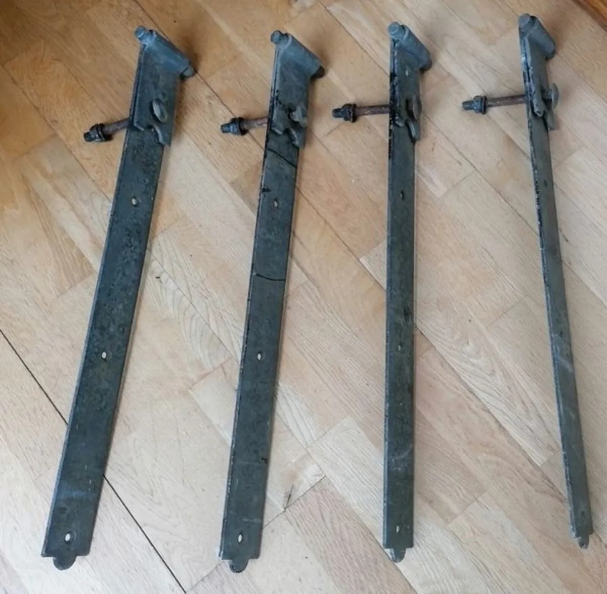 Gate Hinges and Hangers - Image 4