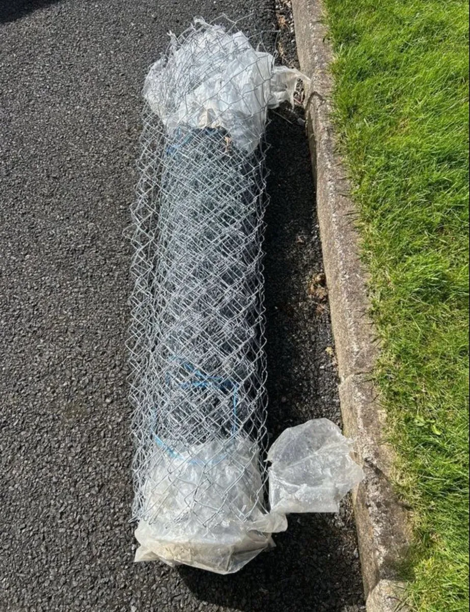 Roll of chain link fence - Image 1