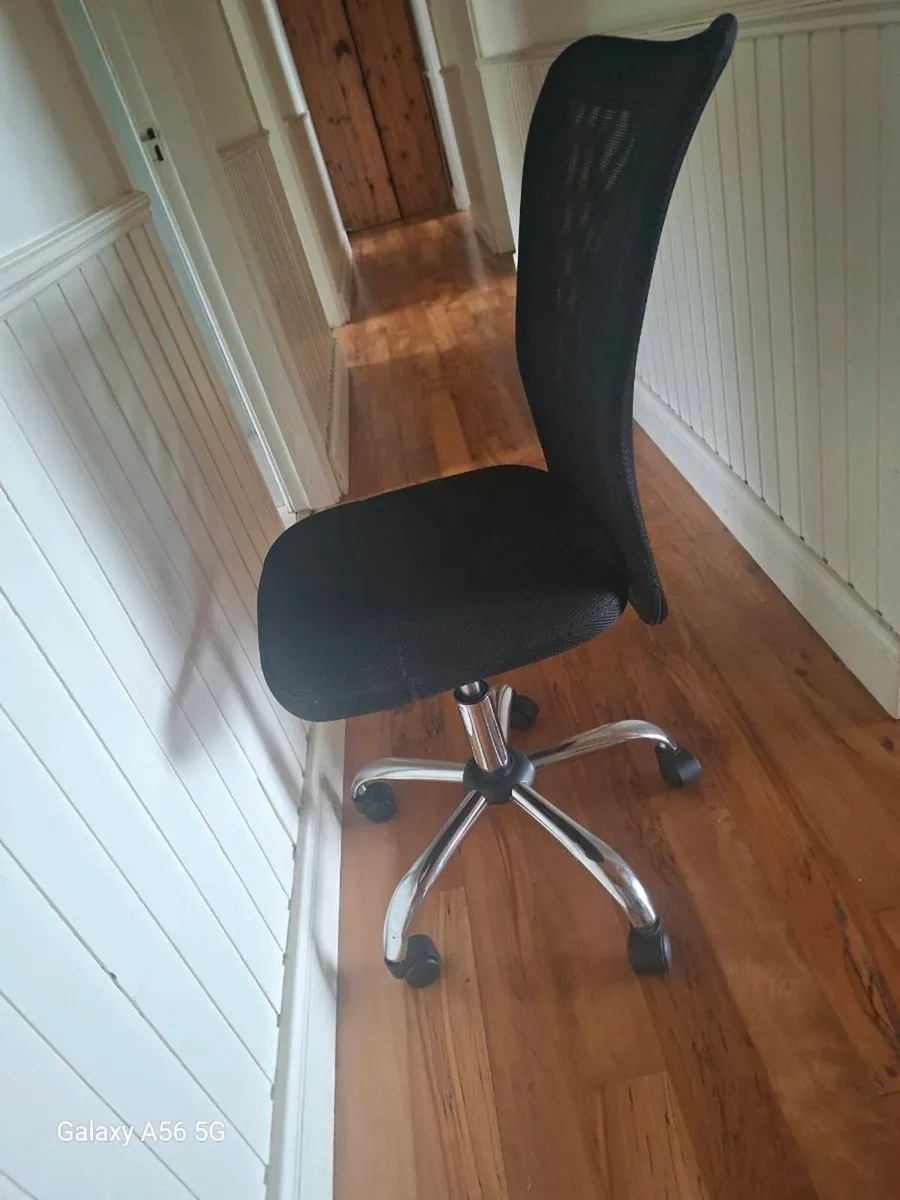 desk chair - Image 1