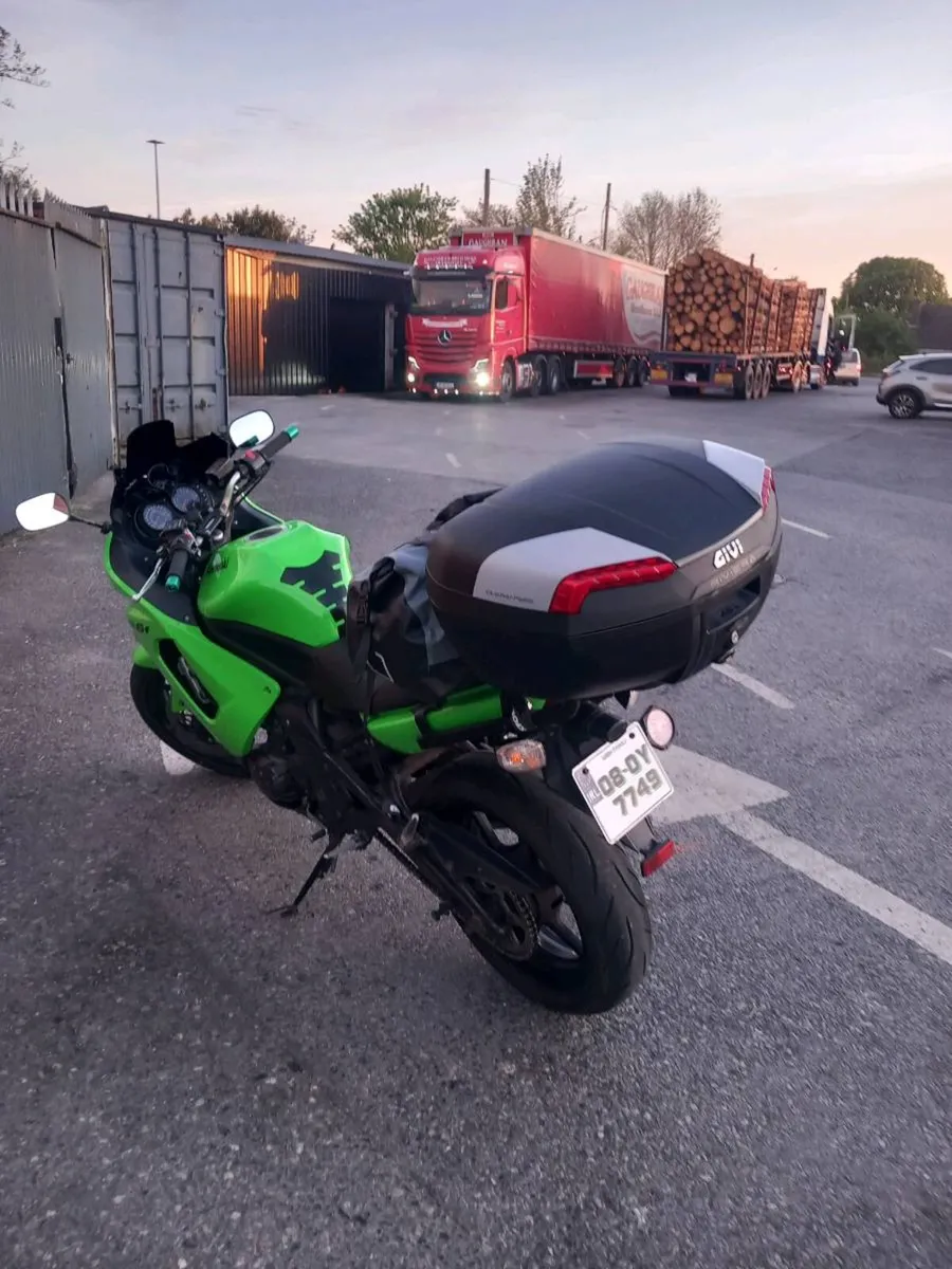 Kawasaki ER6F - Image 2