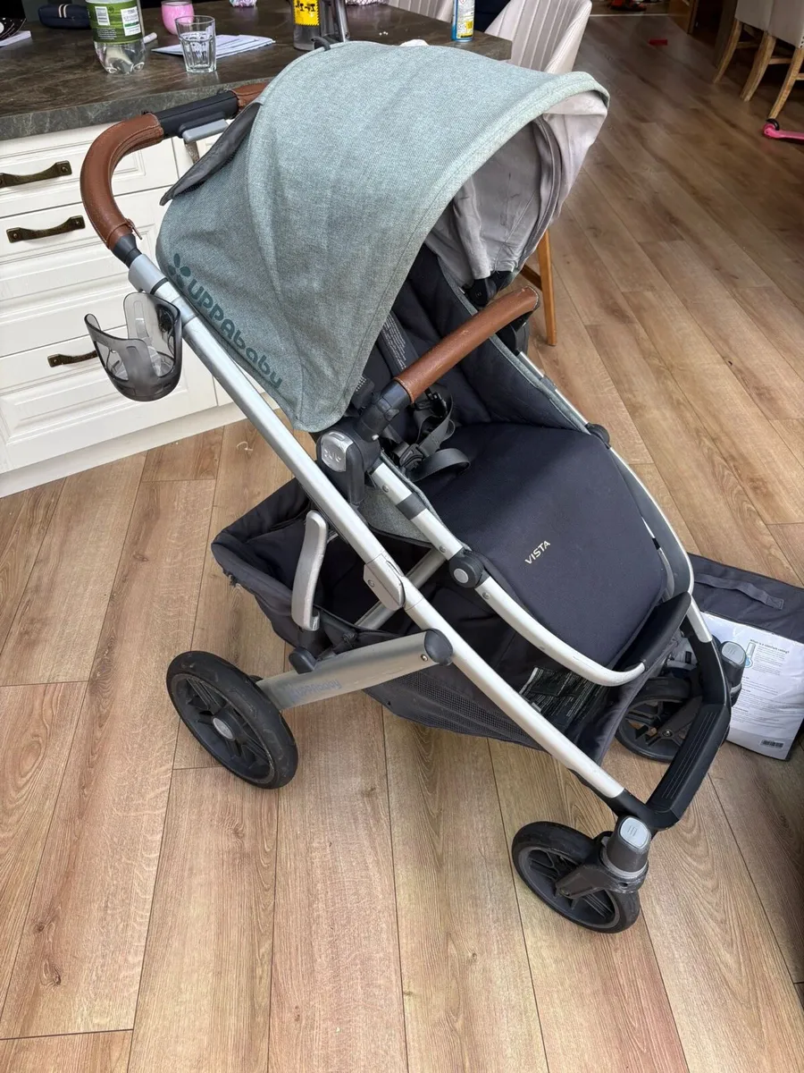 Uppababy Vista Emmet (Green) with all accessories - Image 1
