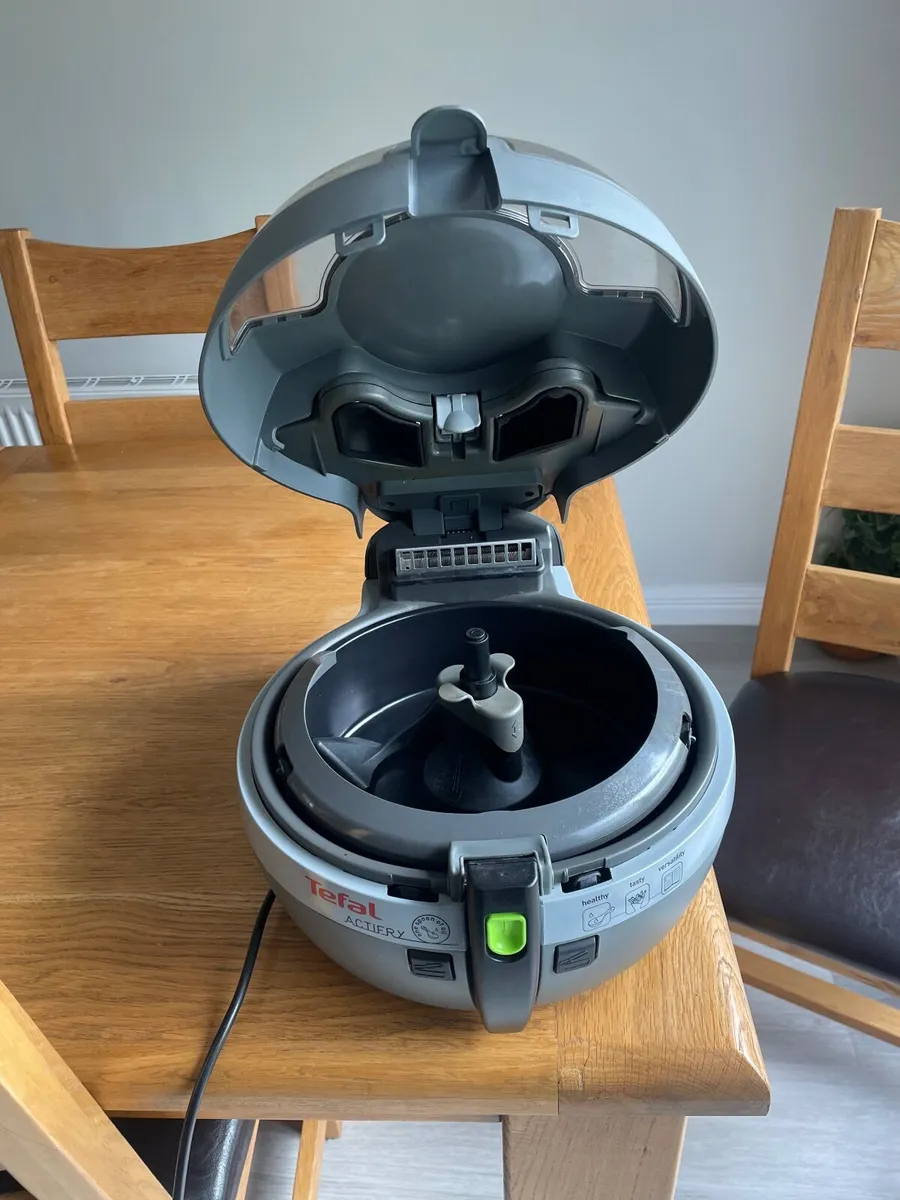 Air fryer - Image 1