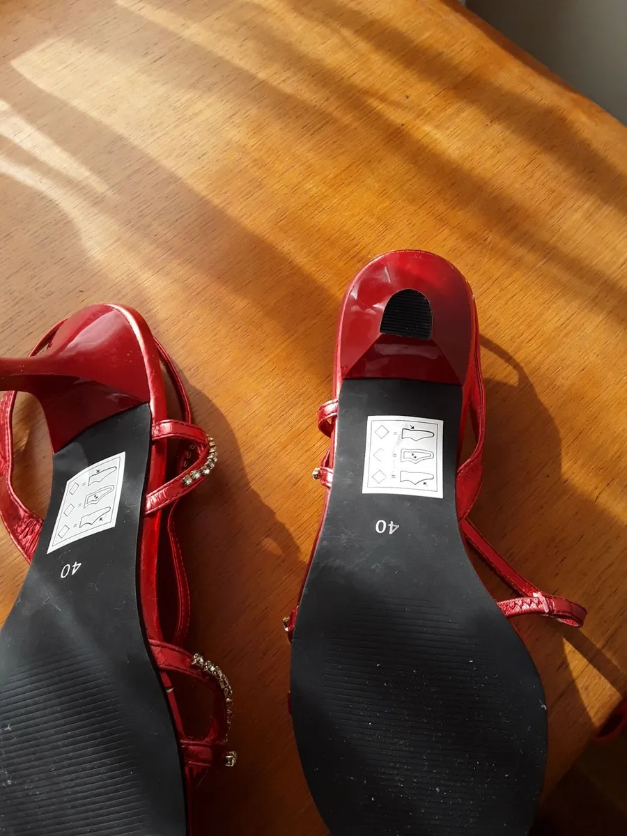 Brand new beautiful red shoes size - Image 4
