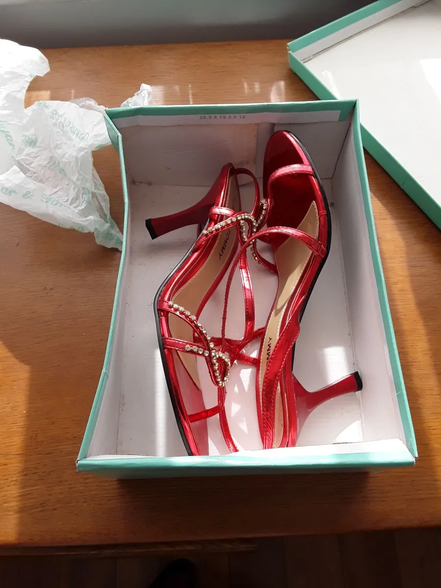 Brand new beautiful red shoes size - Image 3