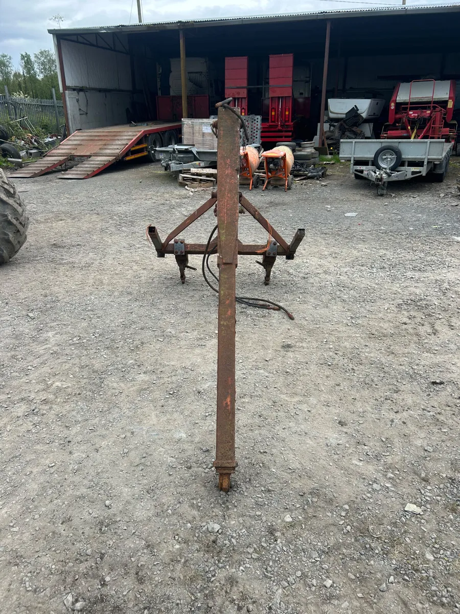 Richmond Fertiliser bag lifter - Image 2