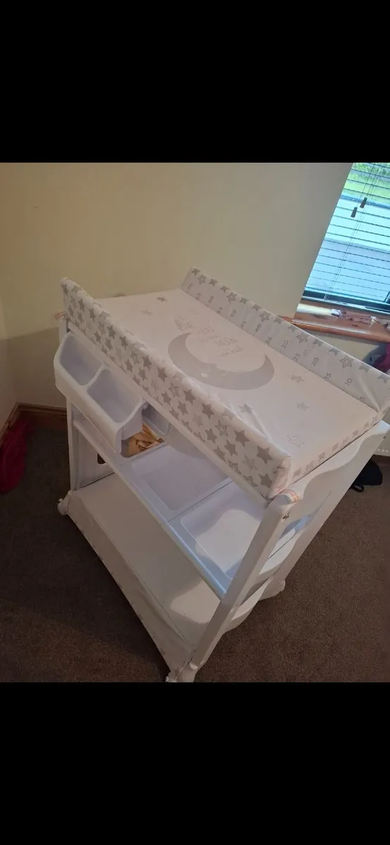 Baby changing table - Image 2