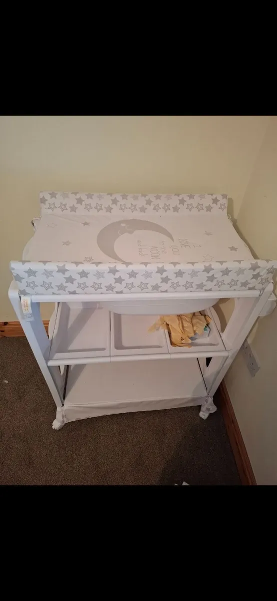 Baby changing table - Image 4