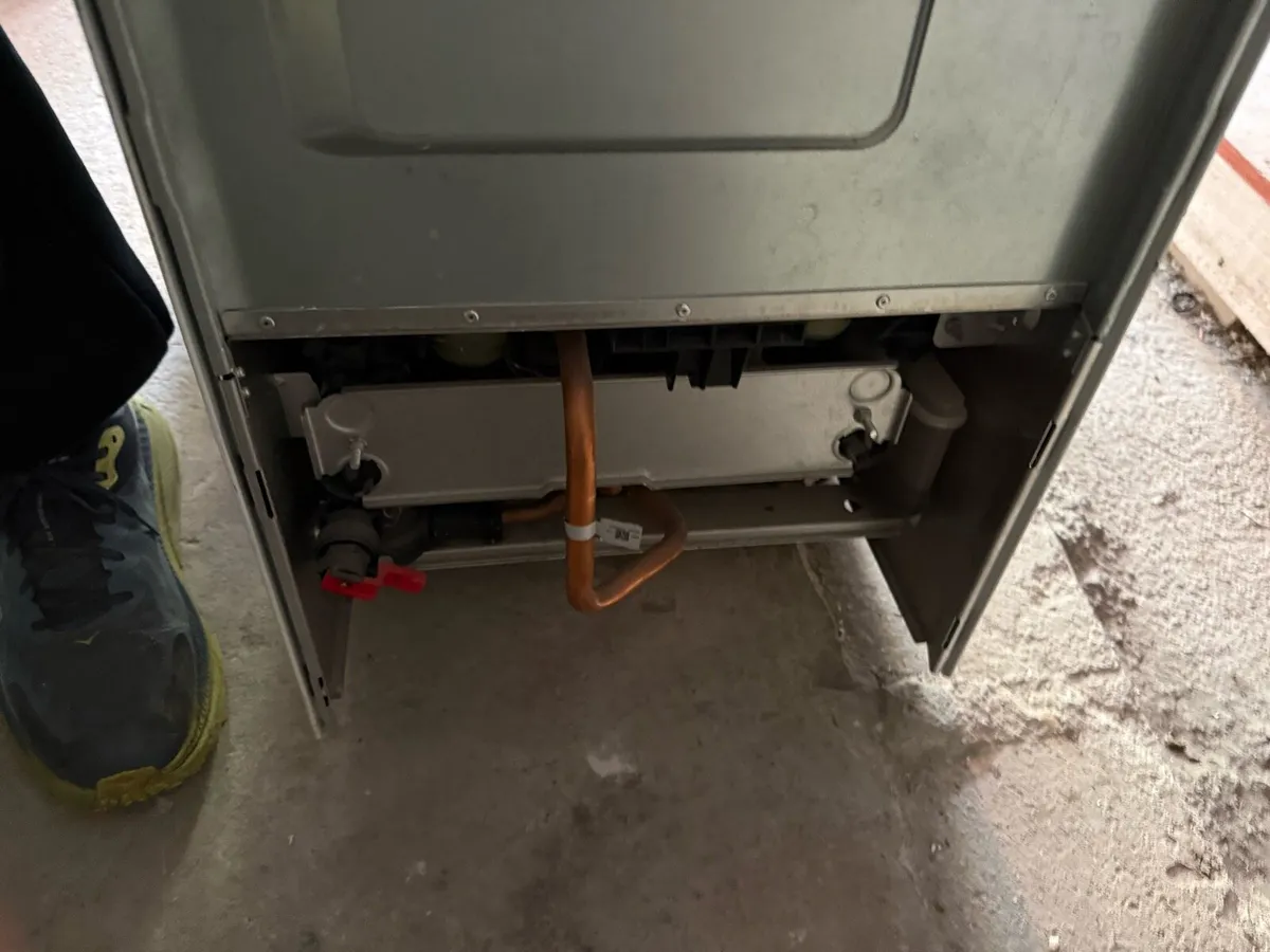 Worcester Boiler & Flue - Image 2