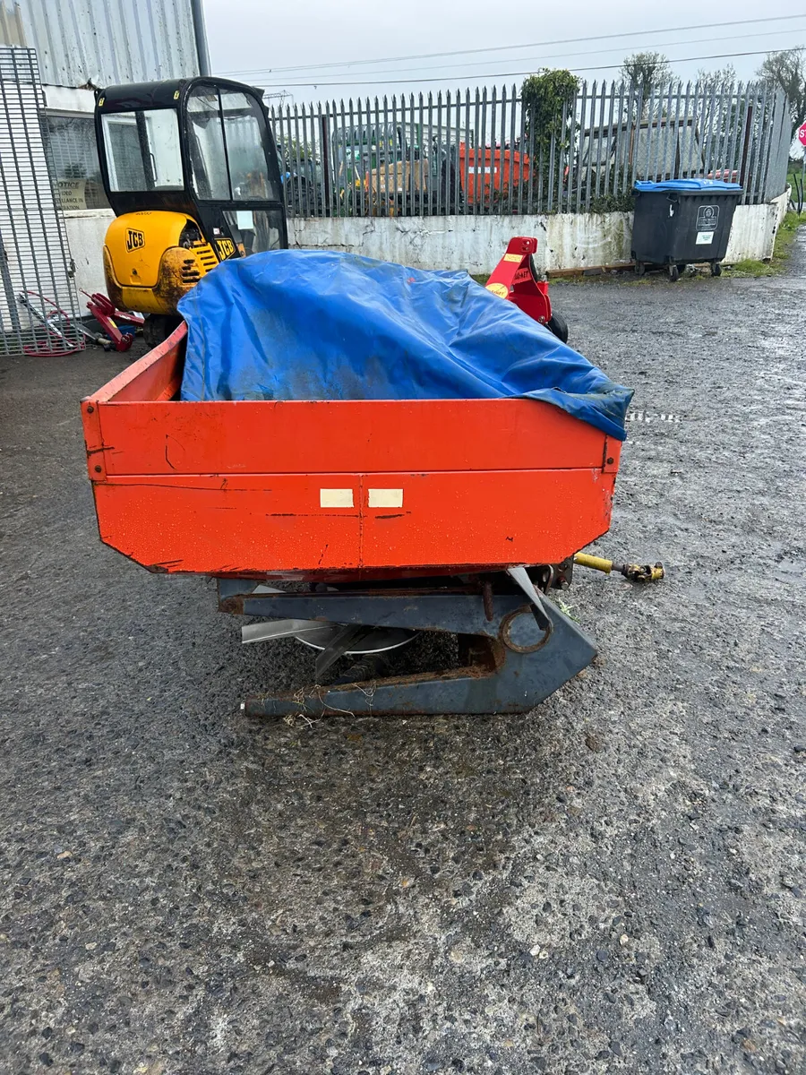 Nordsten Twin Disc Fertiliser Spreader - Image 2