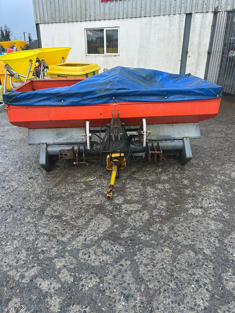 Nordsten Twin Disc Fertiliser Spreader - Image 3