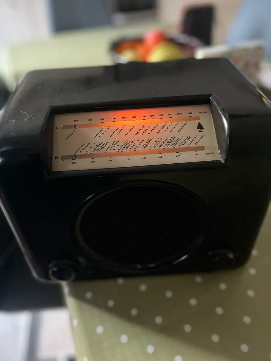 Vintage Bush DAC90 Radio - Image 3
