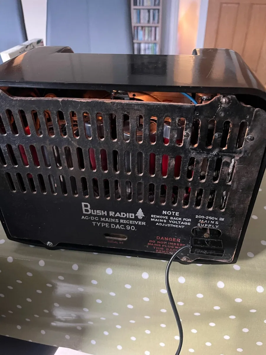 Vintage Bush DAC90 Radio - Image 2