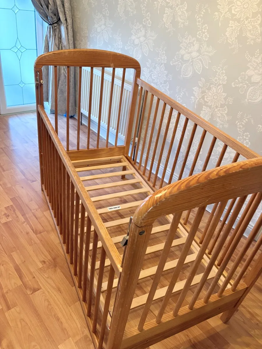 Cot - Image 1