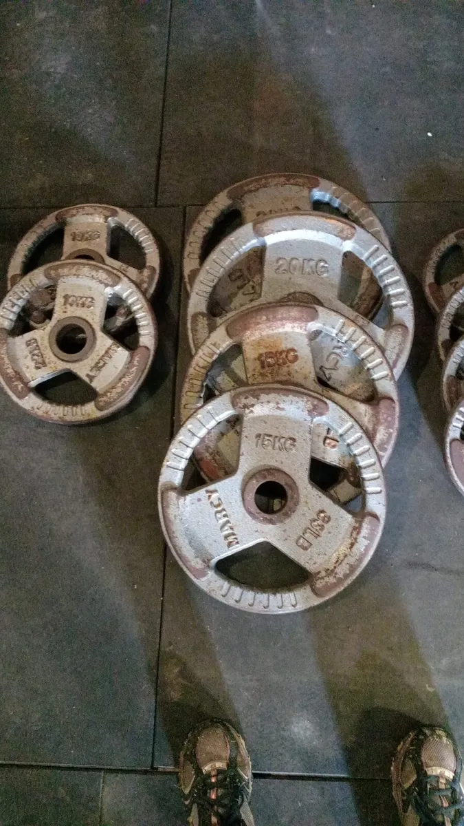 Marcy 120kg Tri-Grip Olympic Cast Iron Weight Set - Image 2