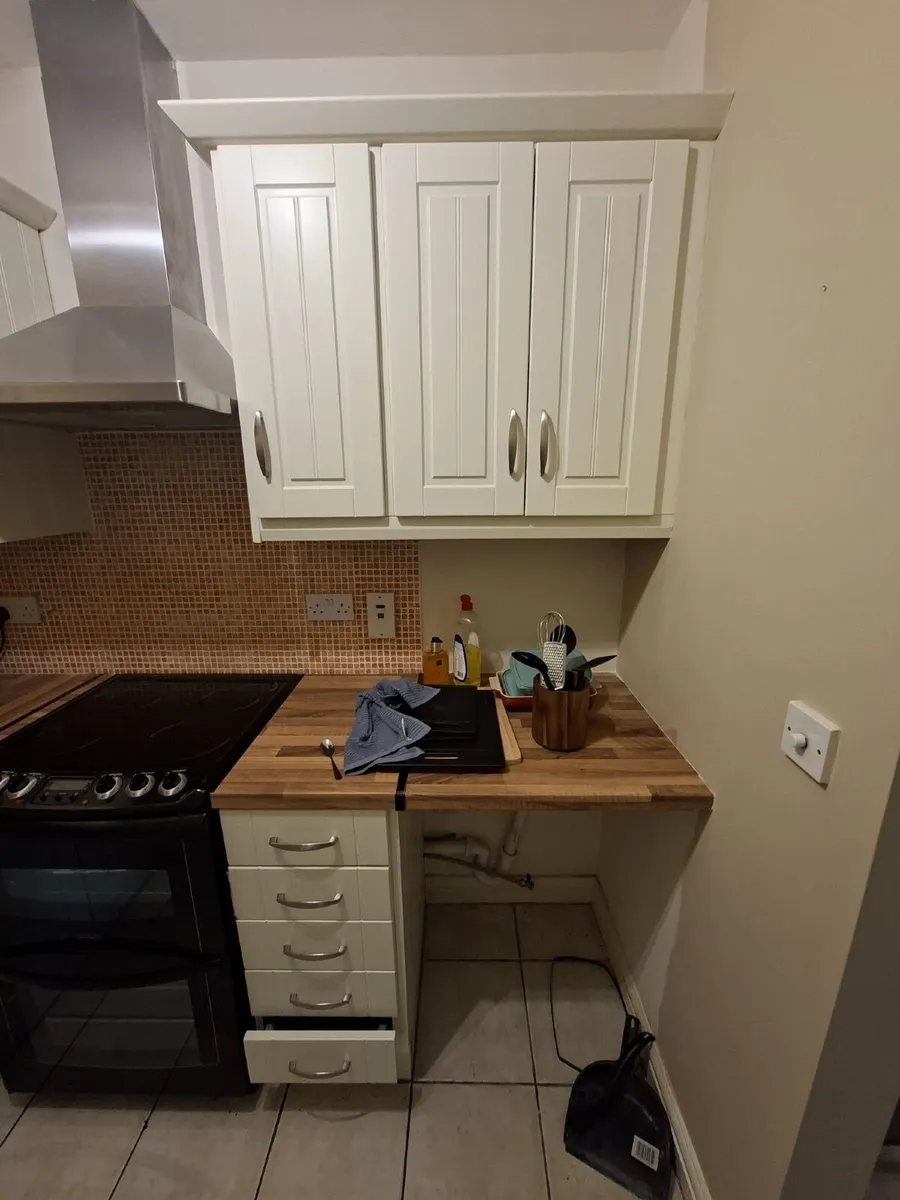 Cream Shaker Kitchen. Dismantled & Ready - Image 4