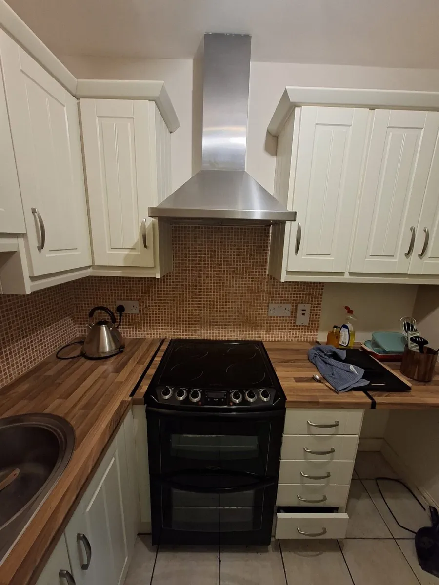 Cream Shaker Kitchen. Dismantled & Ready - Image 2