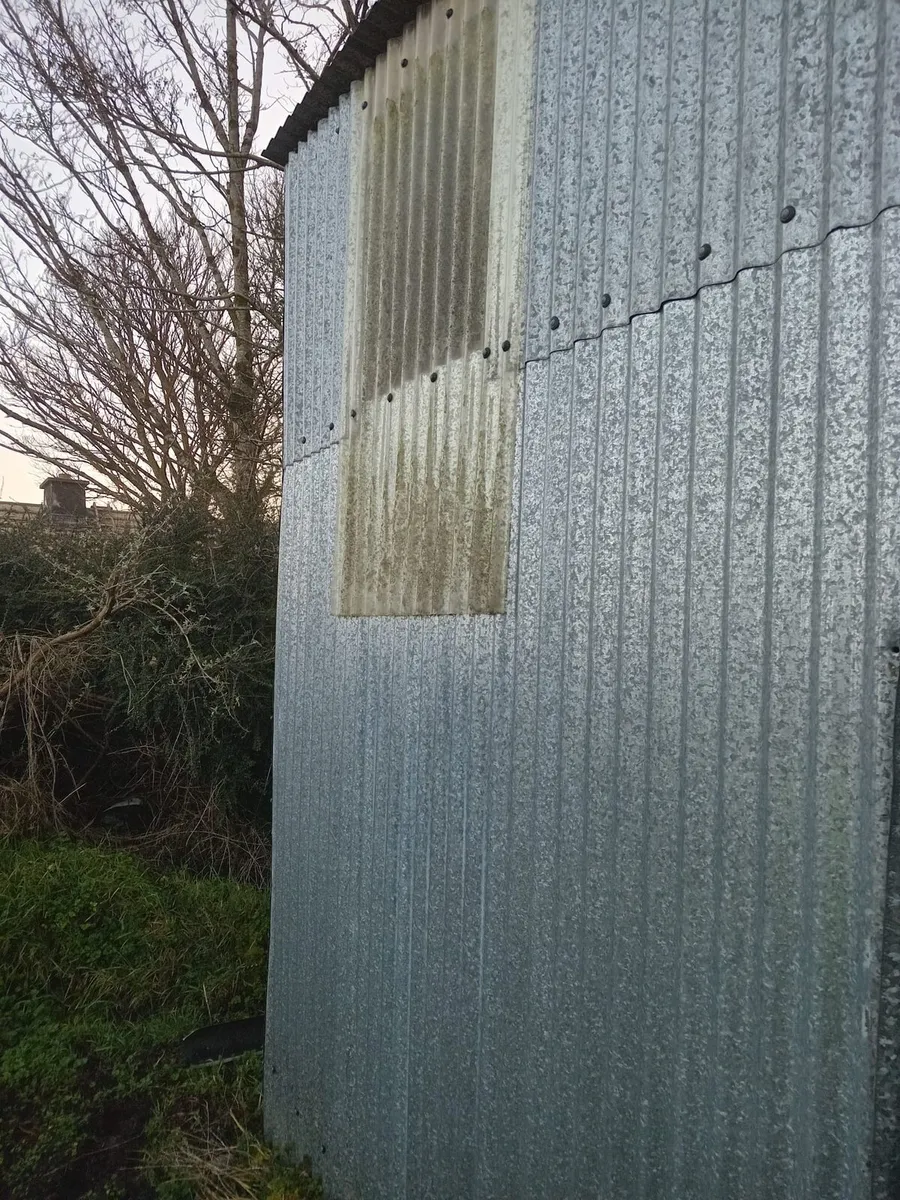 Galvanised sheet Shed for sale - Image 4