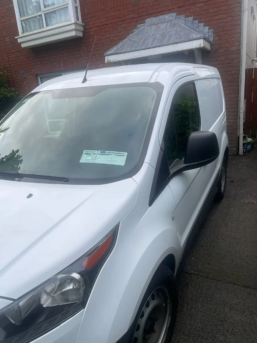 Ford Transit Connect 2016 - Image 2