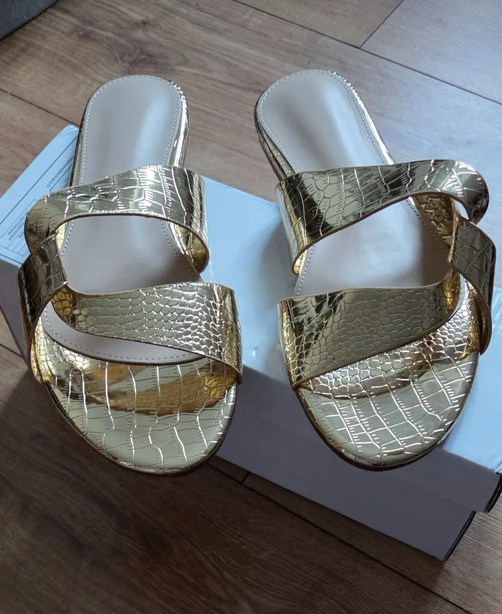 Shein Gold Twist Flat Sandals - Image 1
