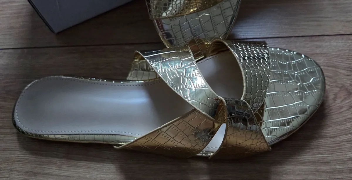 Shein Gold Twist Flat Sandals - Image 3