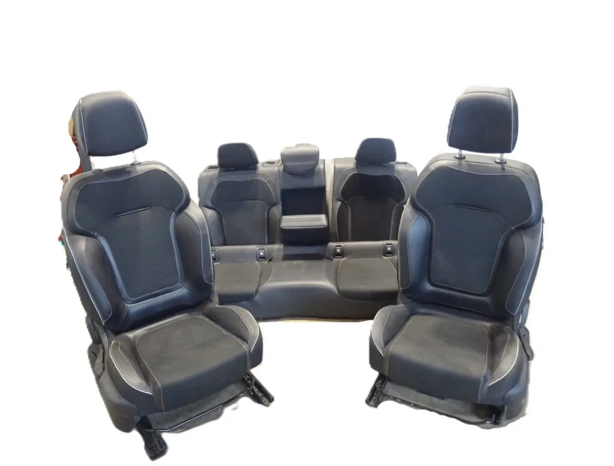 Megane 4 - Half Leather Seats - Image 2