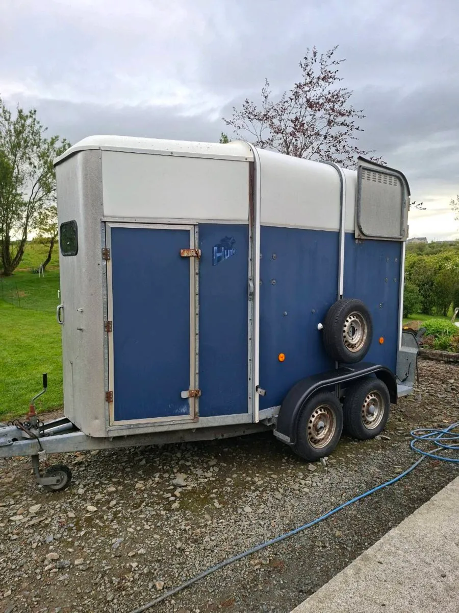 Ifor Williams 505 Hunter Horsebox - Image 1