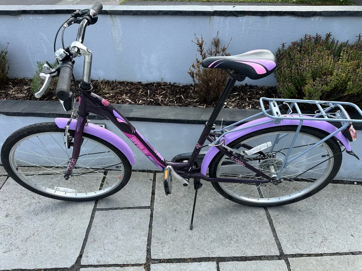 24” Girls Bicycle - Image 1
