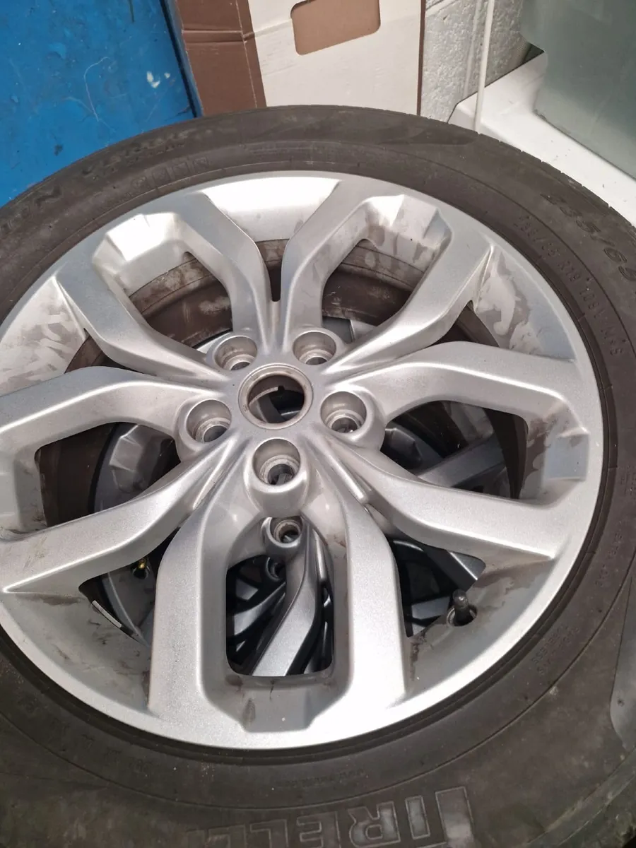 19 inch Alloy Wheels - Image 3