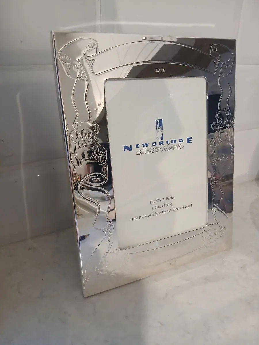 Newbridge baby photo frame (in box) - silver 7 x 5 - Image 1
