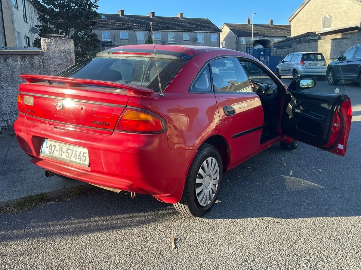 Mazda 323f - Image 2