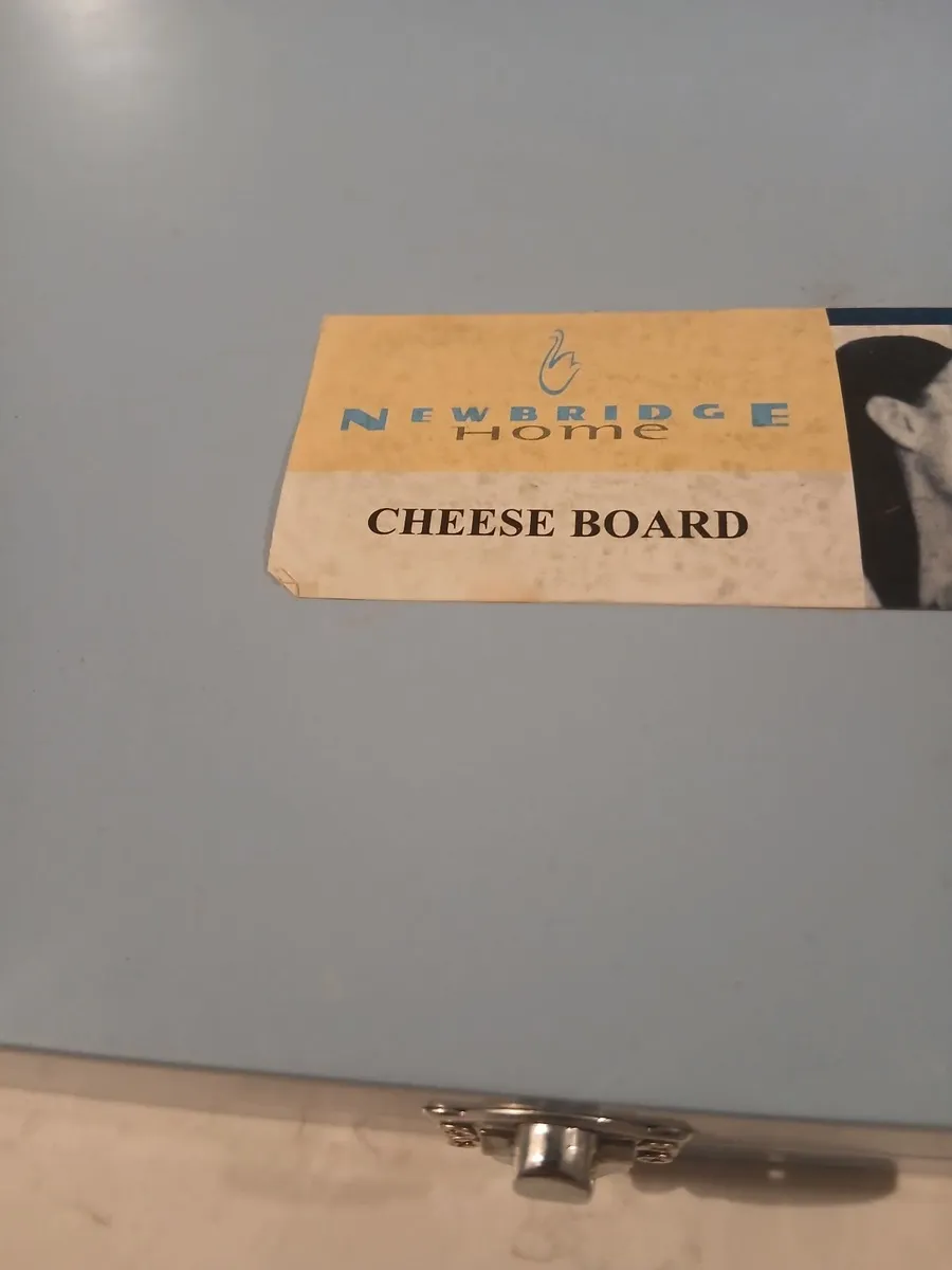 Newbridge Cheese board - wooden - Image 3