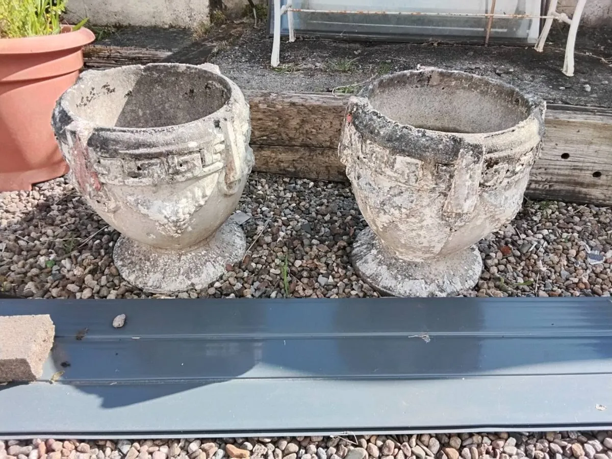 Concrete flower pots - Image 1