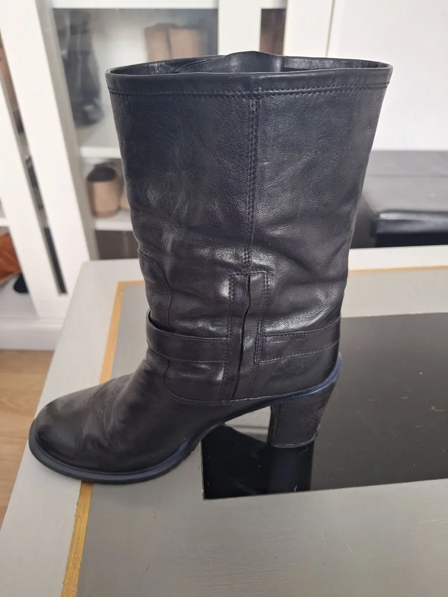 Shoes - Image 4