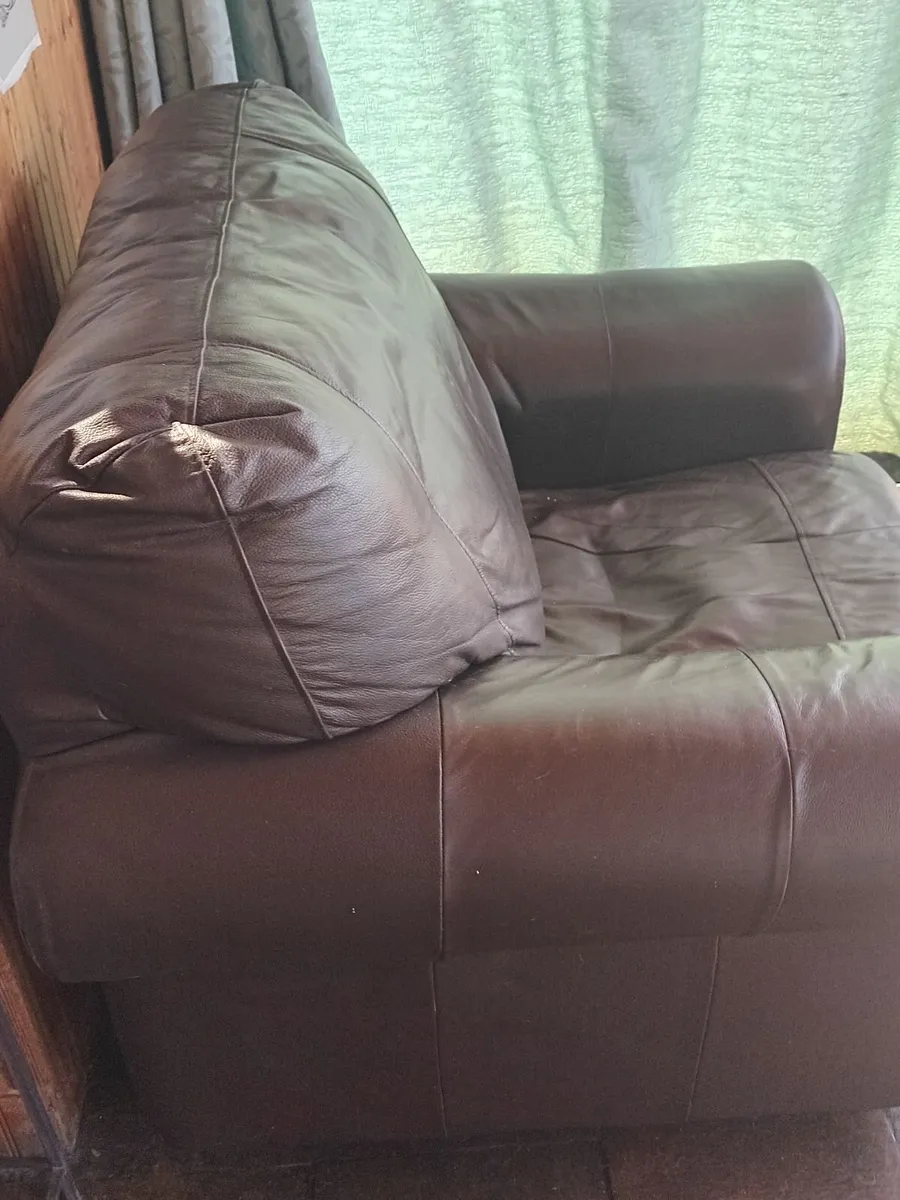 Armchair - Image 2
