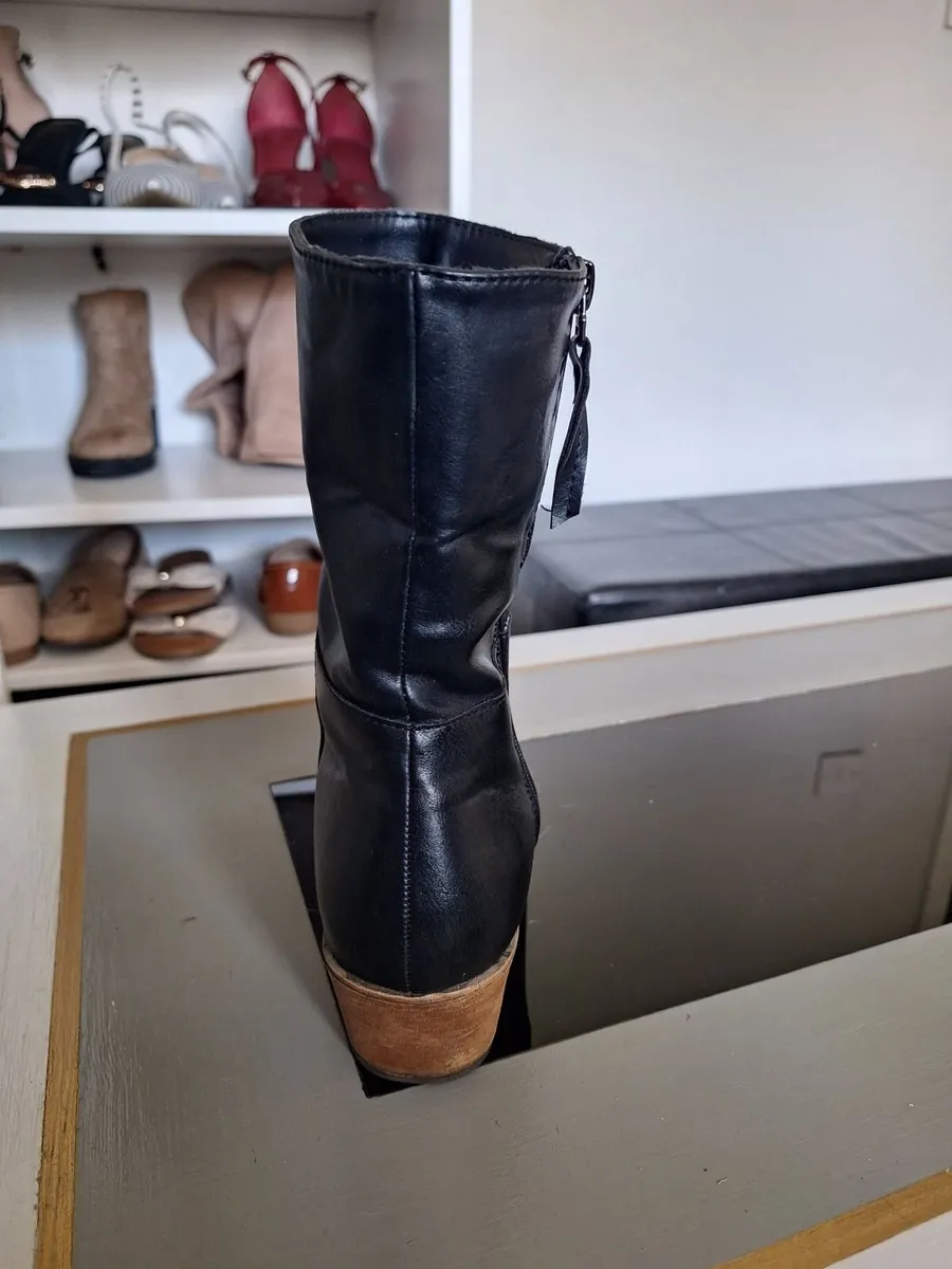Shoes - Image 4