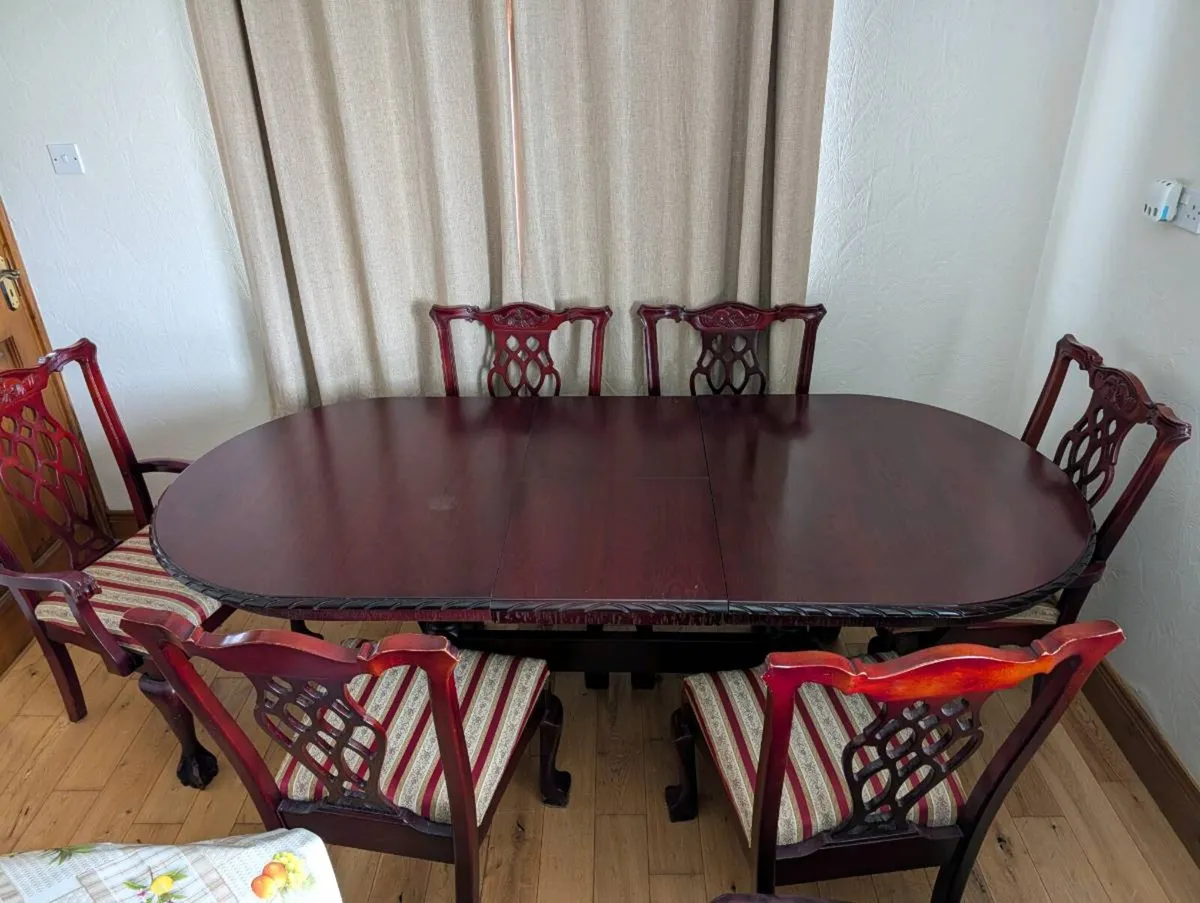 Table & Chairs - Image 2