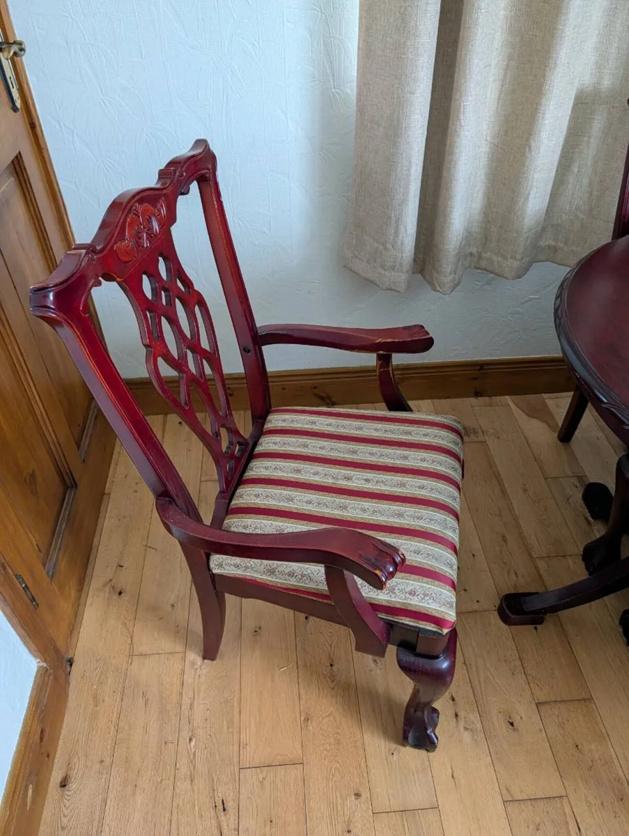 Table & Chairs - Image 3
