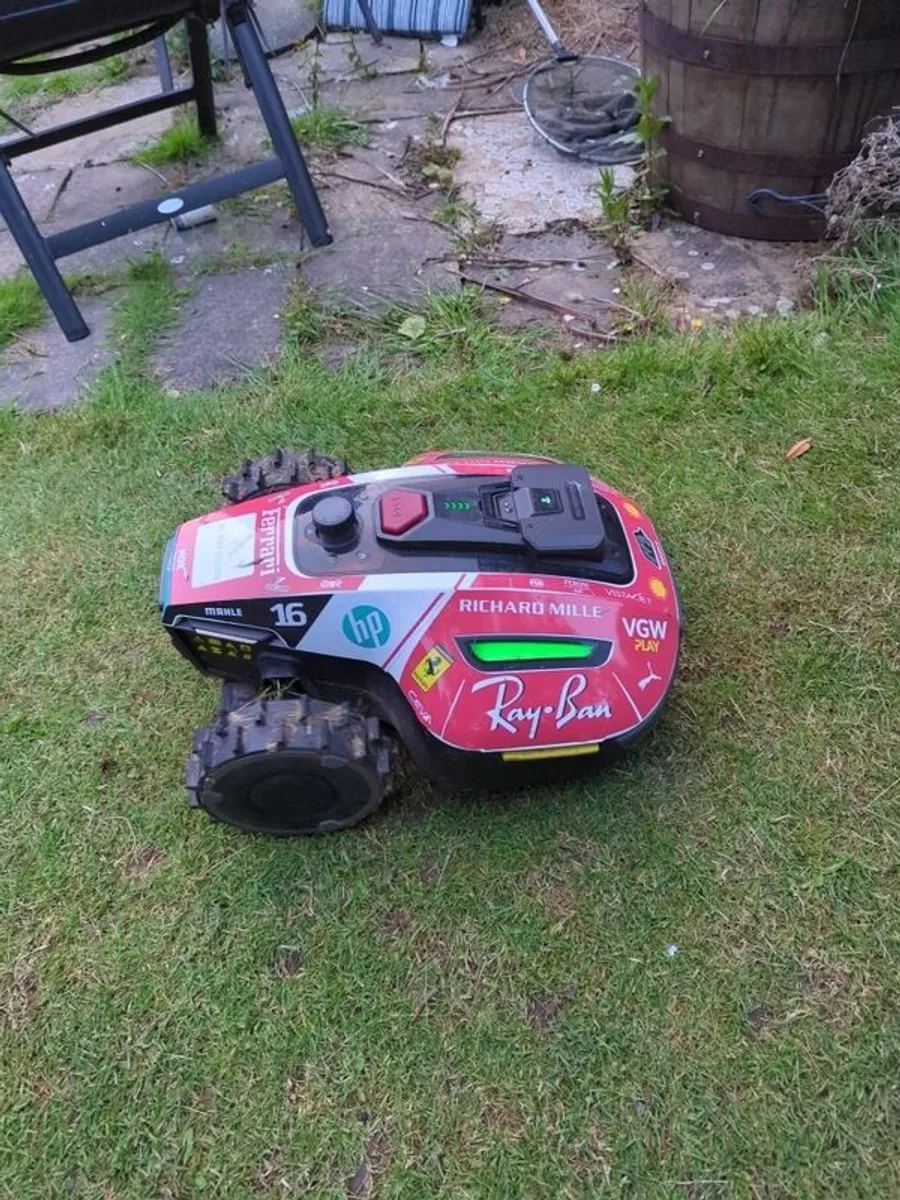 Mammotion Yuka mini robot mower - Image 3