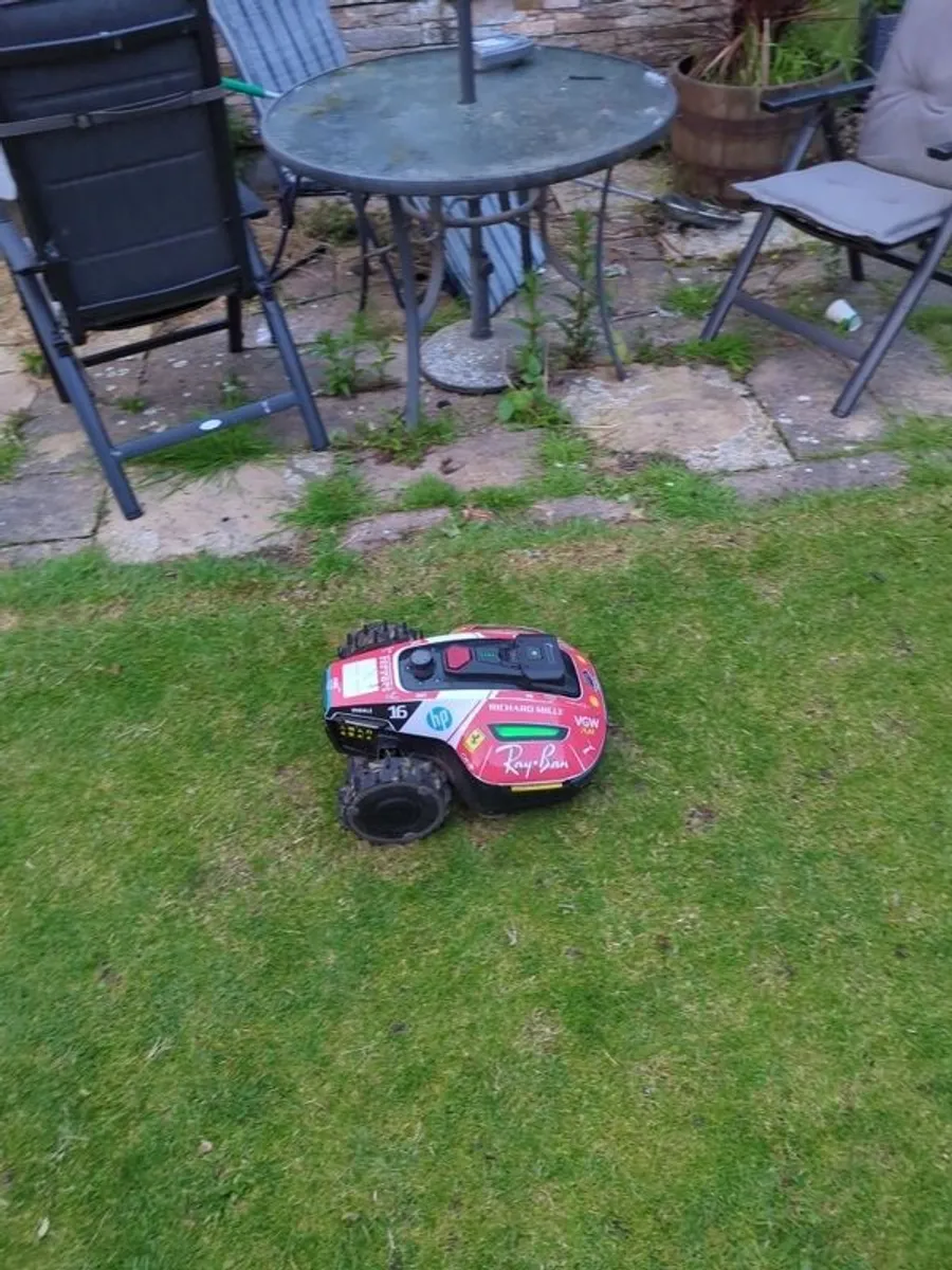 Mammotion Yuka mini robot mower - Image 2