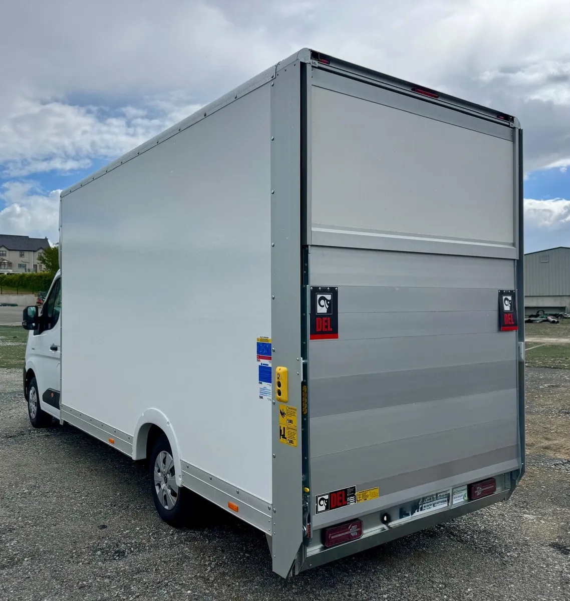 New unused Renault master low loader - Image 4