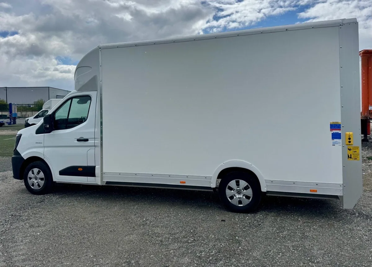 New unused Renault master low loader - Image 2