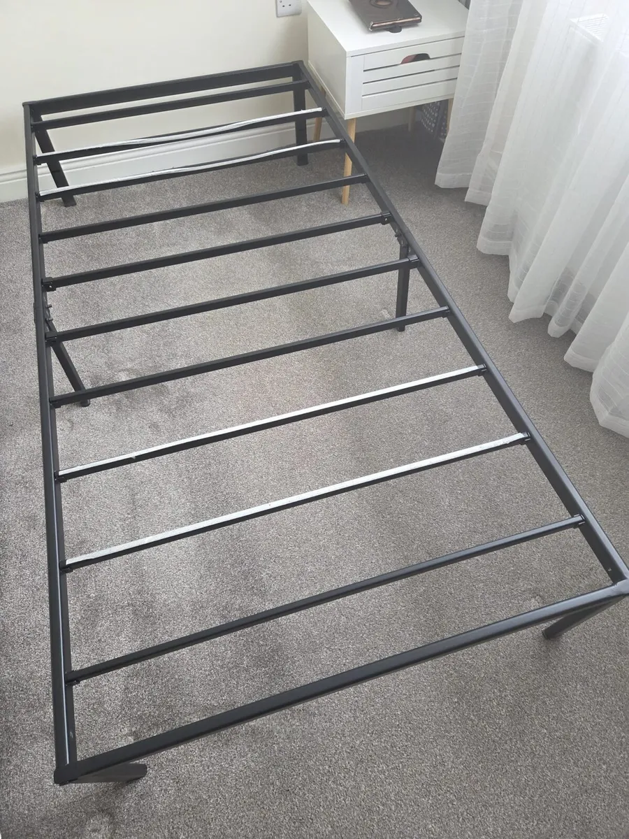 Single bed with mattress - Image 2