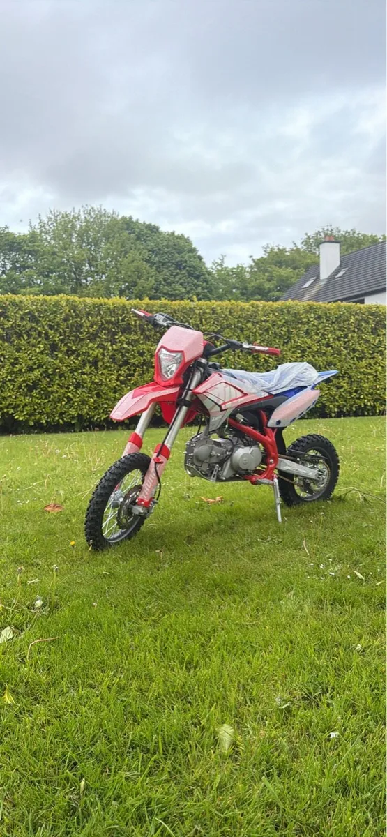 Motorbike - Image 4