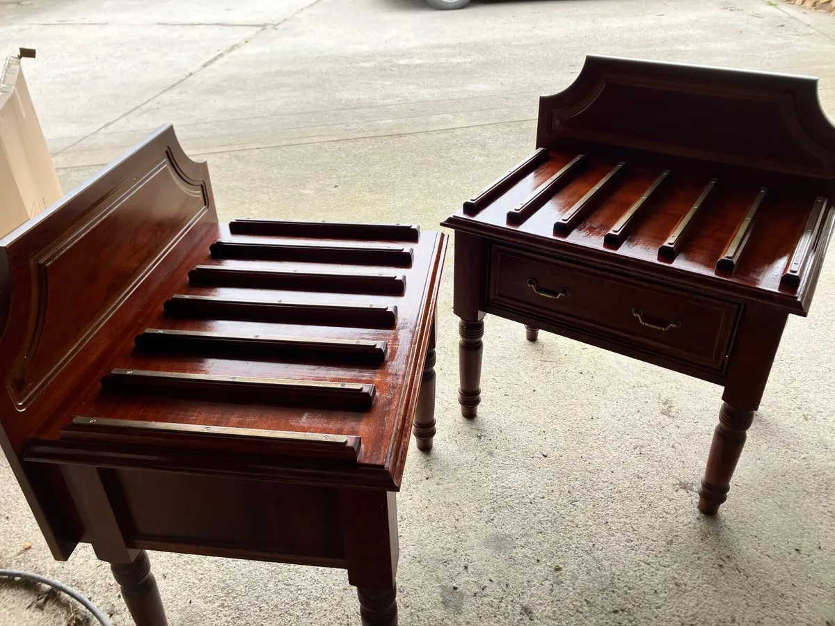 2 luggage tables - Image 1