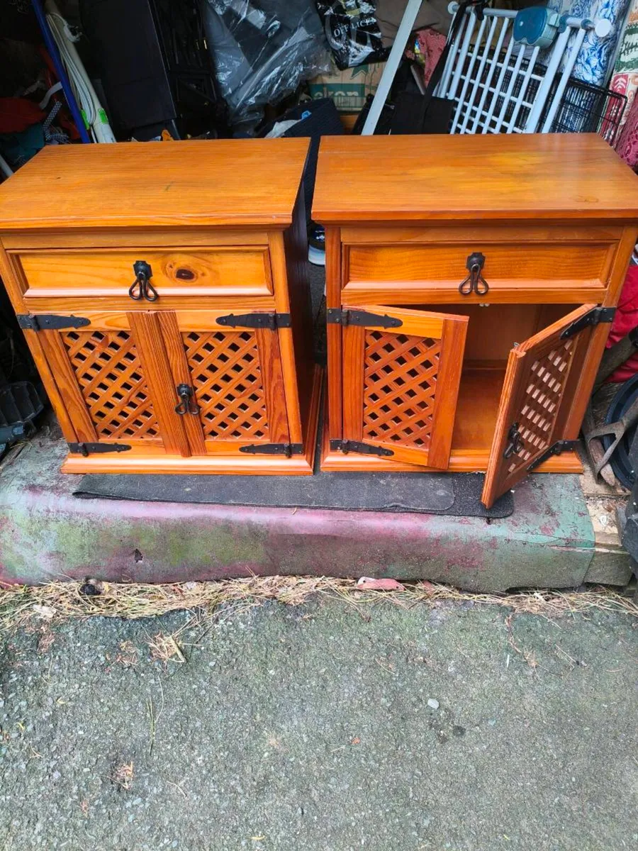 2 lockers,40 - Image 1