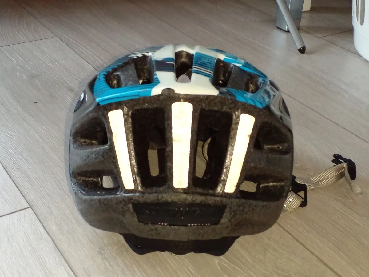 Bicycle helmet - Image 3