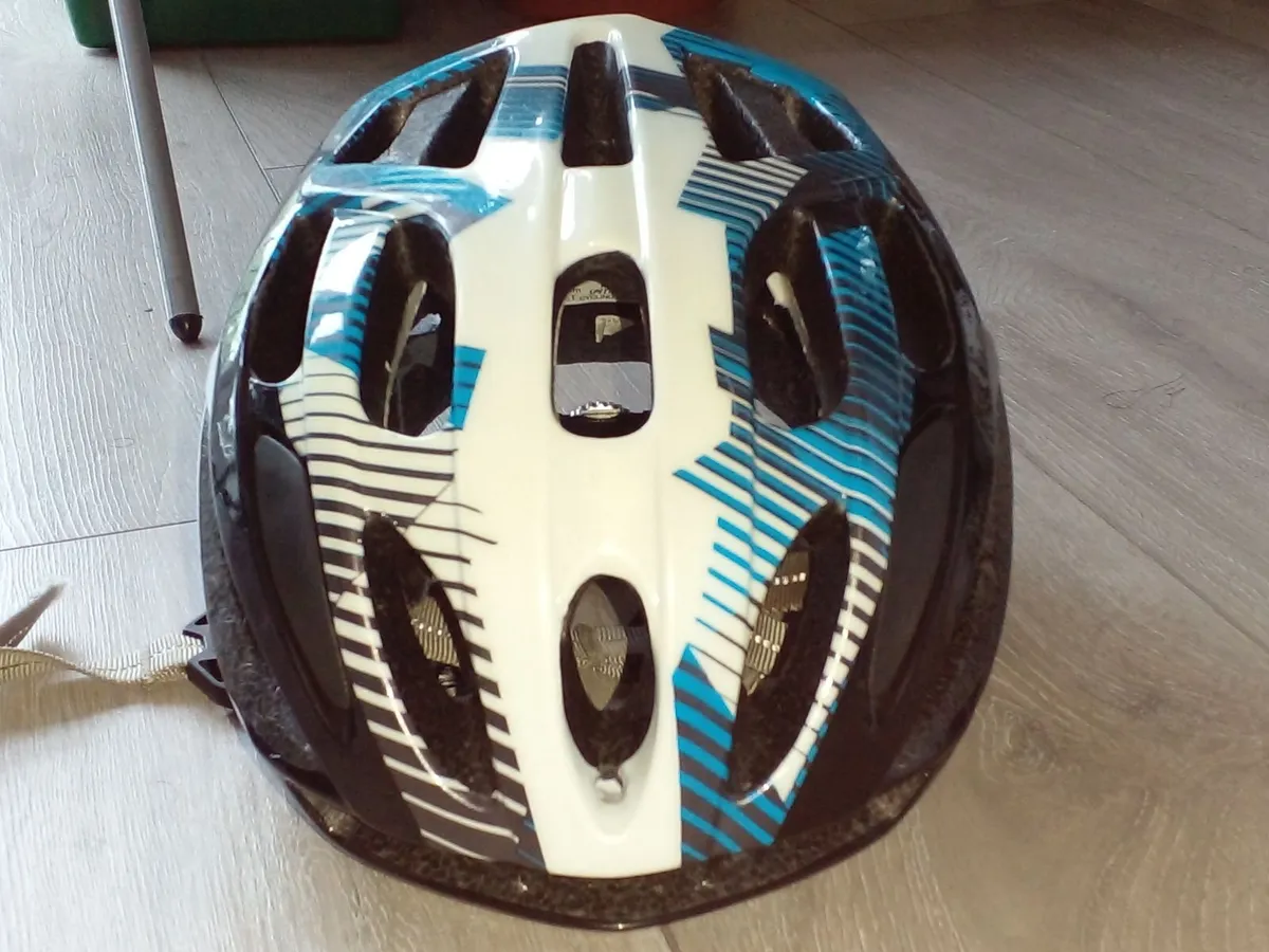 Bicycle helmet - Image 4